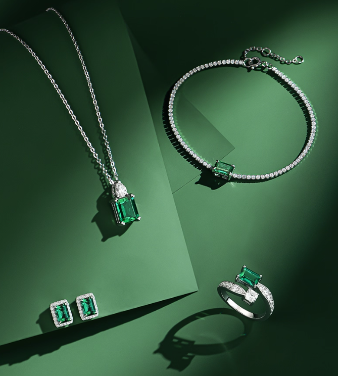 Taurus zodiac birthstone jewelry: Emerald