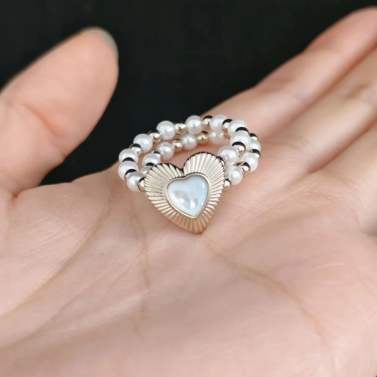 Retro Light Luxury Heart-Shaped Pearl Ring