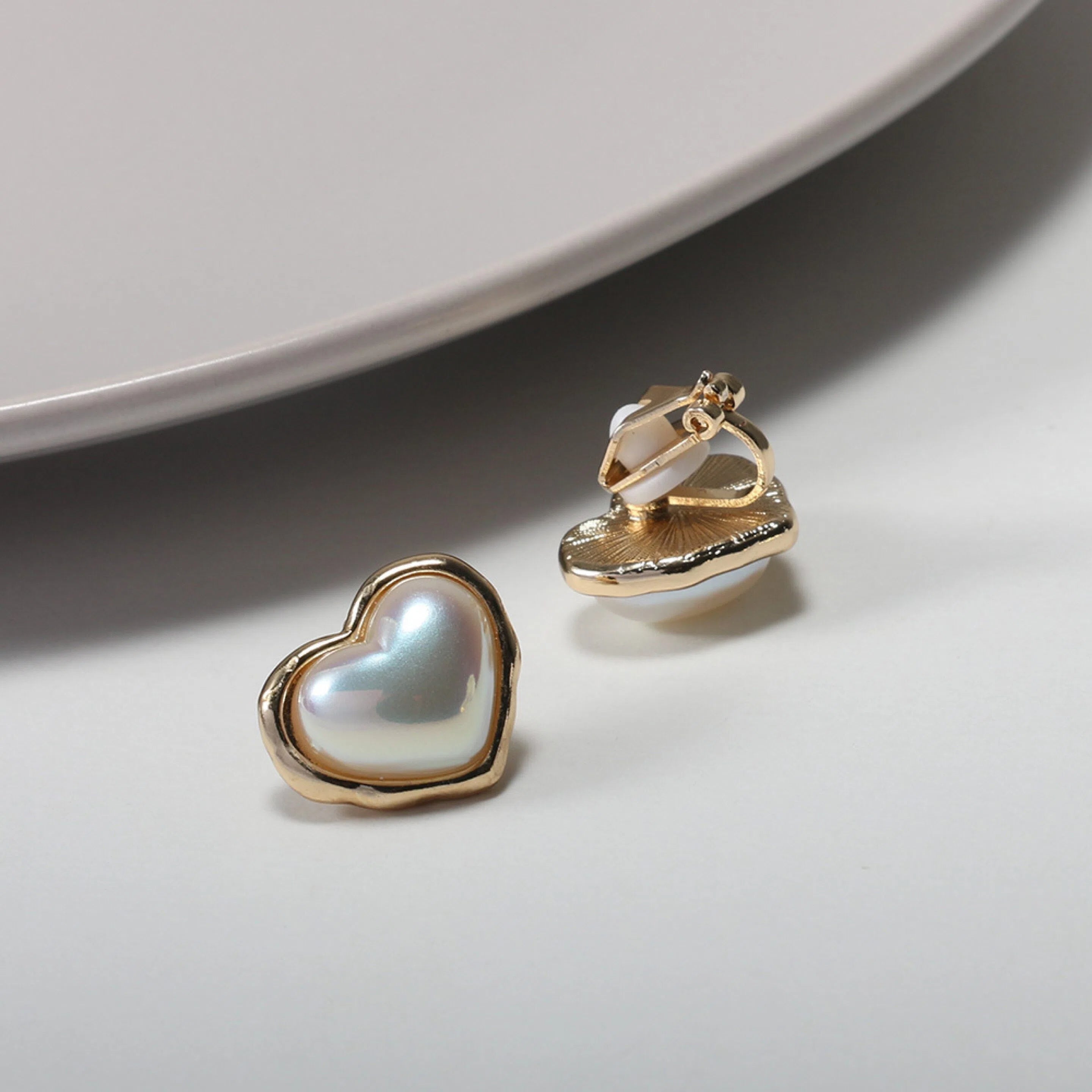 Retro Heart-Shaped Pearl Earrings