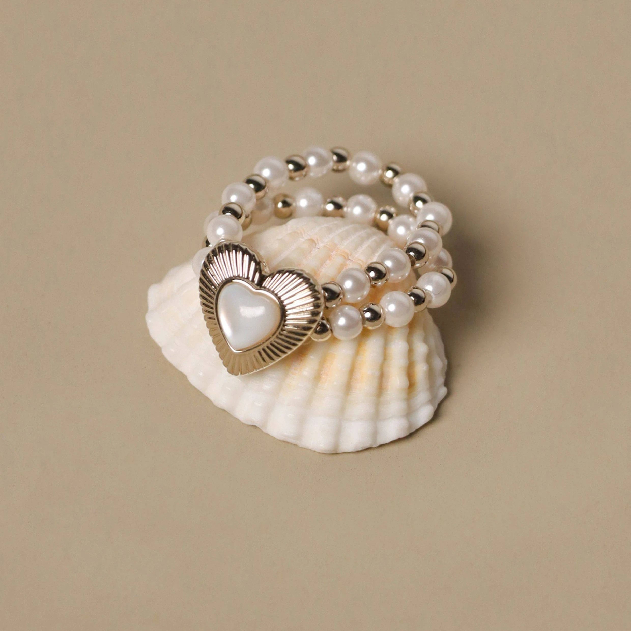 Retro Light Luxury Heart-Shaped Pearl Ring