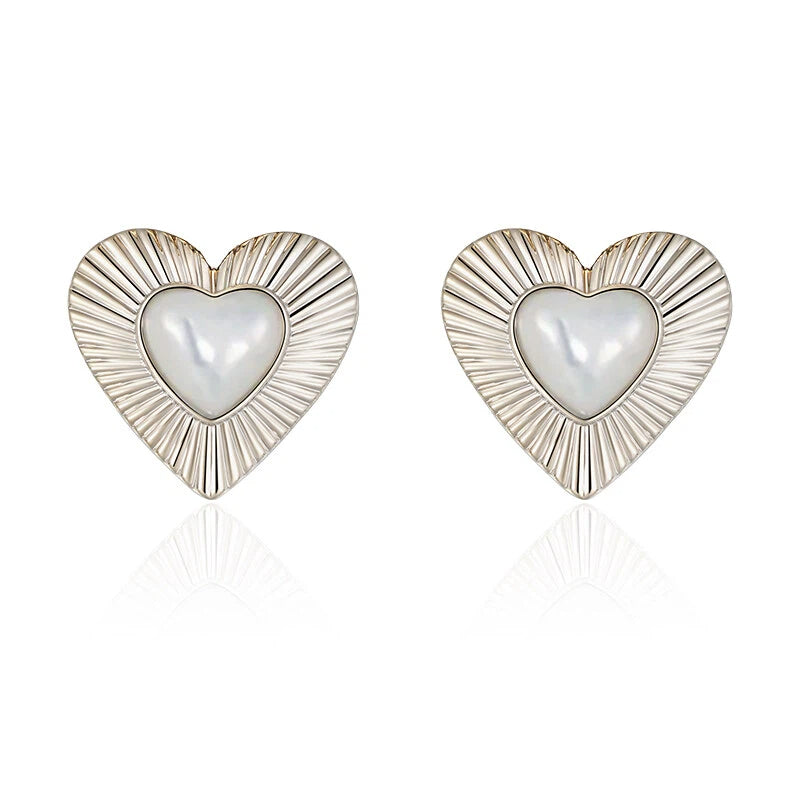 Retro Vintage Heart-Shaped Pearl Earrings