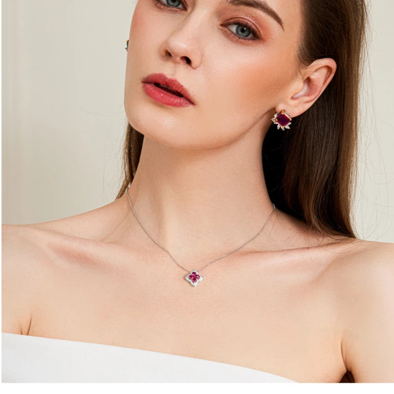 Four-Leaf Clover Ruby Necklace S925 Silver Women's Style