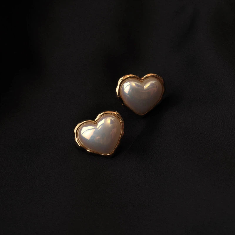 Retro Heart-Shaped Pearl Earrings