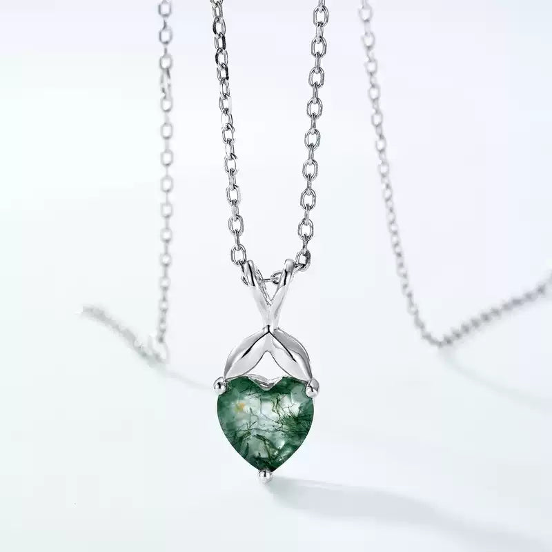 Fresh Heart-Shaped Moss Agate Collarbone Necklace