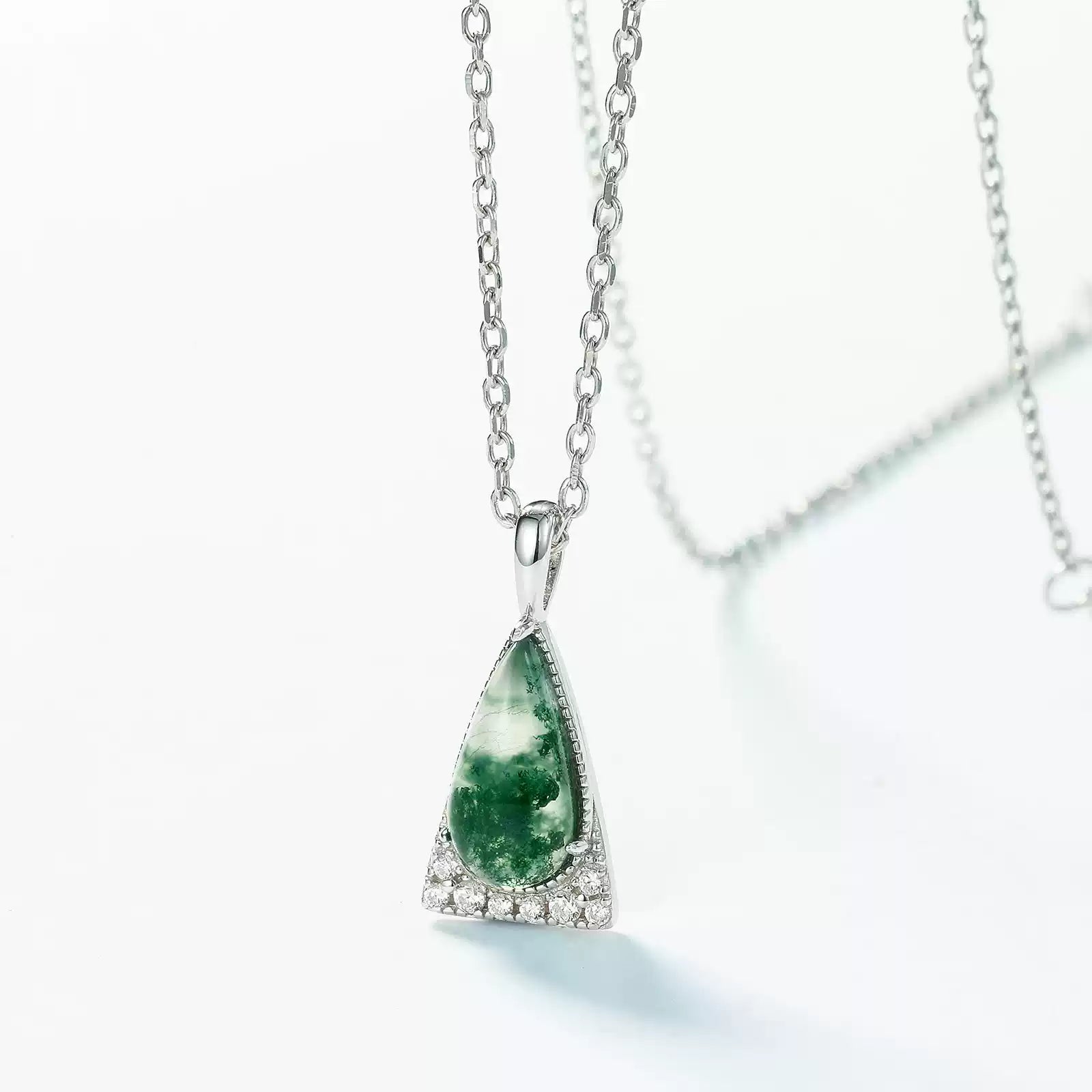 Teardrop-Shaped Moss Agate Collarbone Necklace