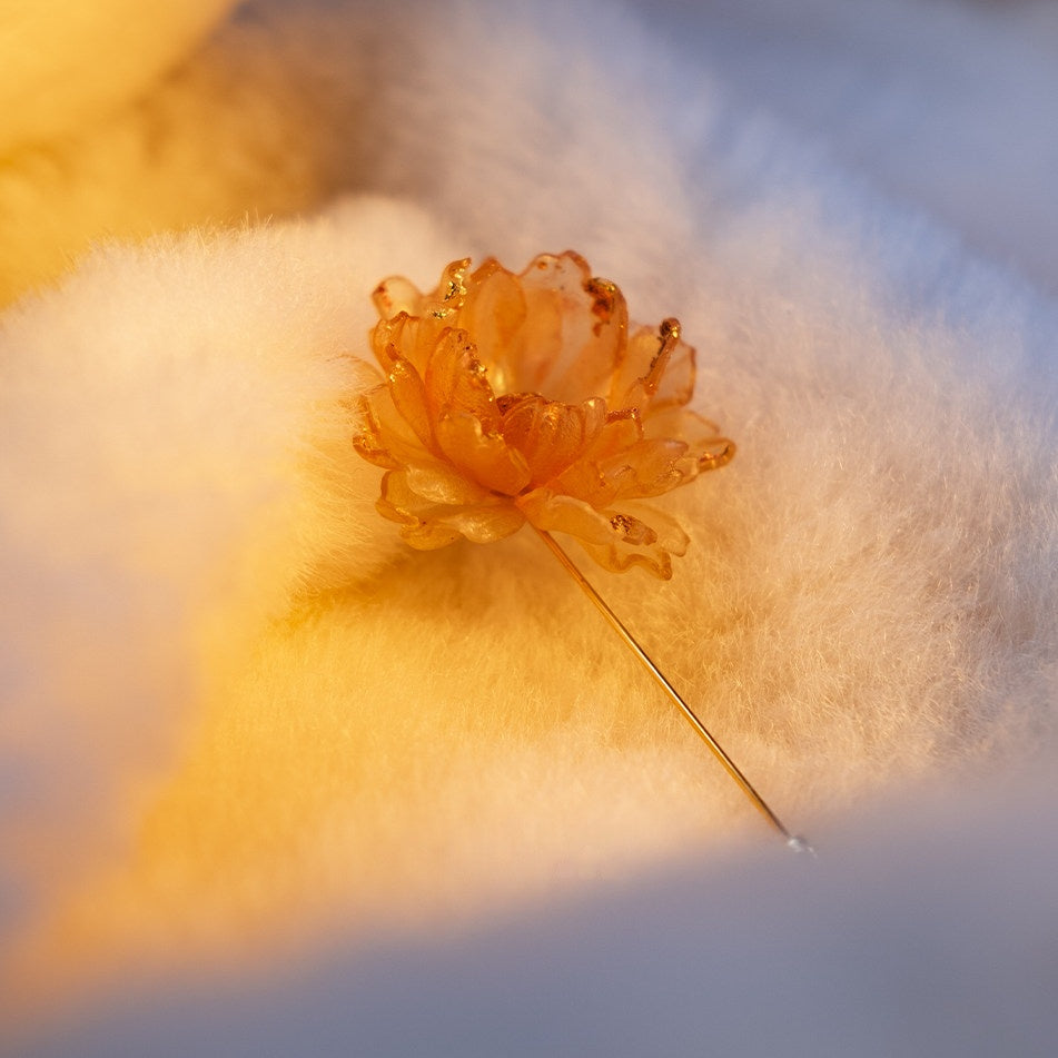 Handcrafted Leather Dahlia Brooch — Champagne Apricot & Gold-Tipped Petals | Wearable Floral Art | 3rd Leather Anniversary Gift for Her