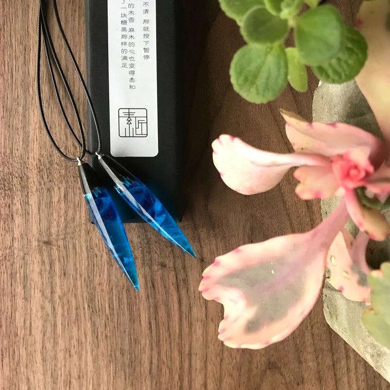 Customized Resin-Wood Blend Couple Necklaces - 5th Anniversary Engraved Misty Drop