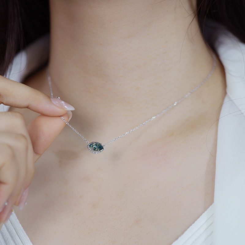 Elegant Moss Agate Collarbone Necklace