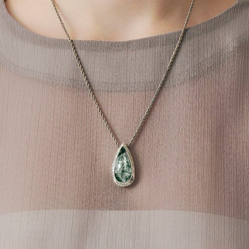 Retro Teardrop Moss Agate Collarbone Necklace