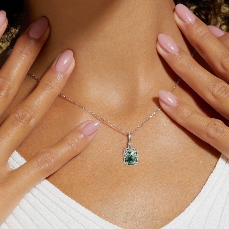 Checkered Surface Moss Agate Pendant