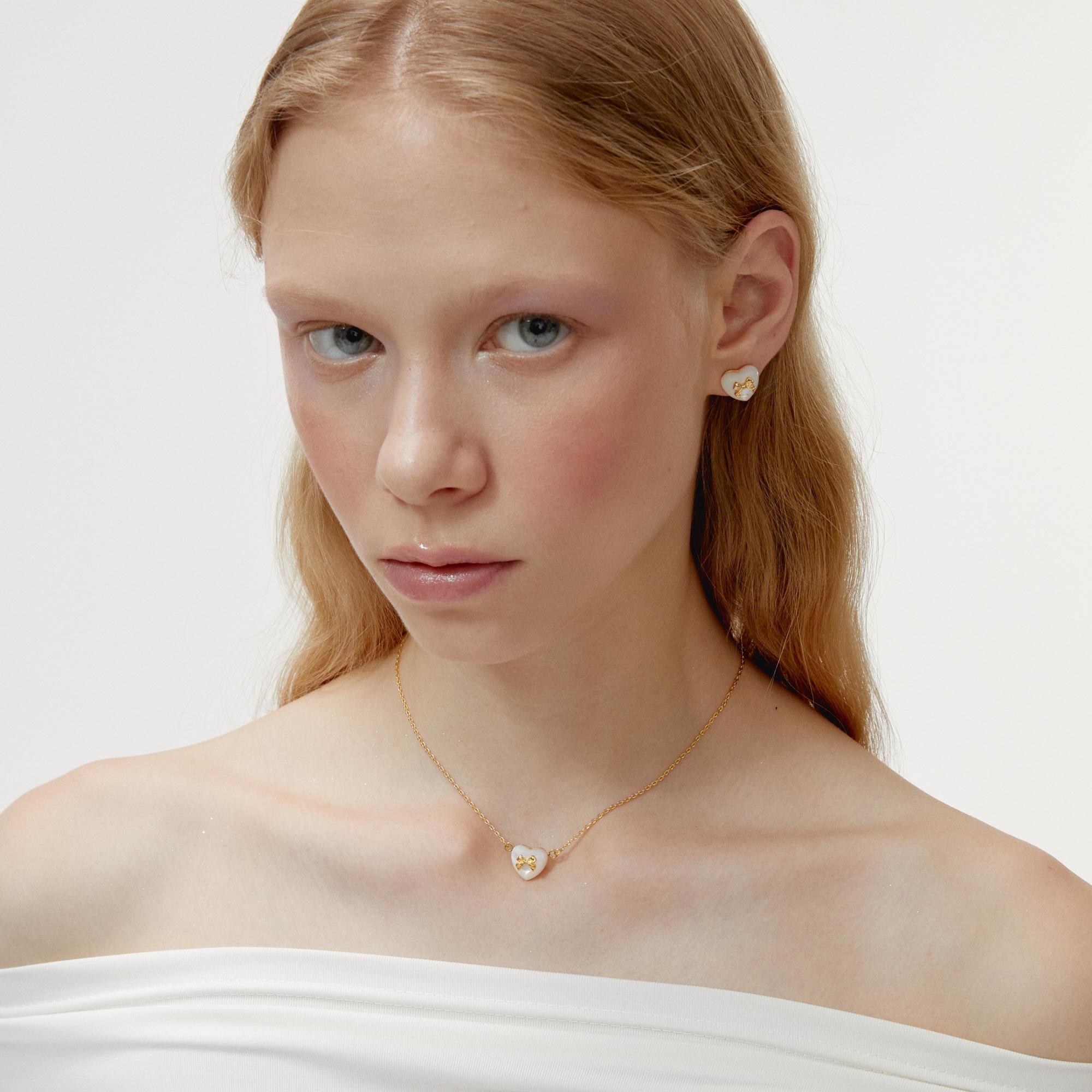 Minimalist Temperament Bowknot Heart-Shaped Pearl Earrings