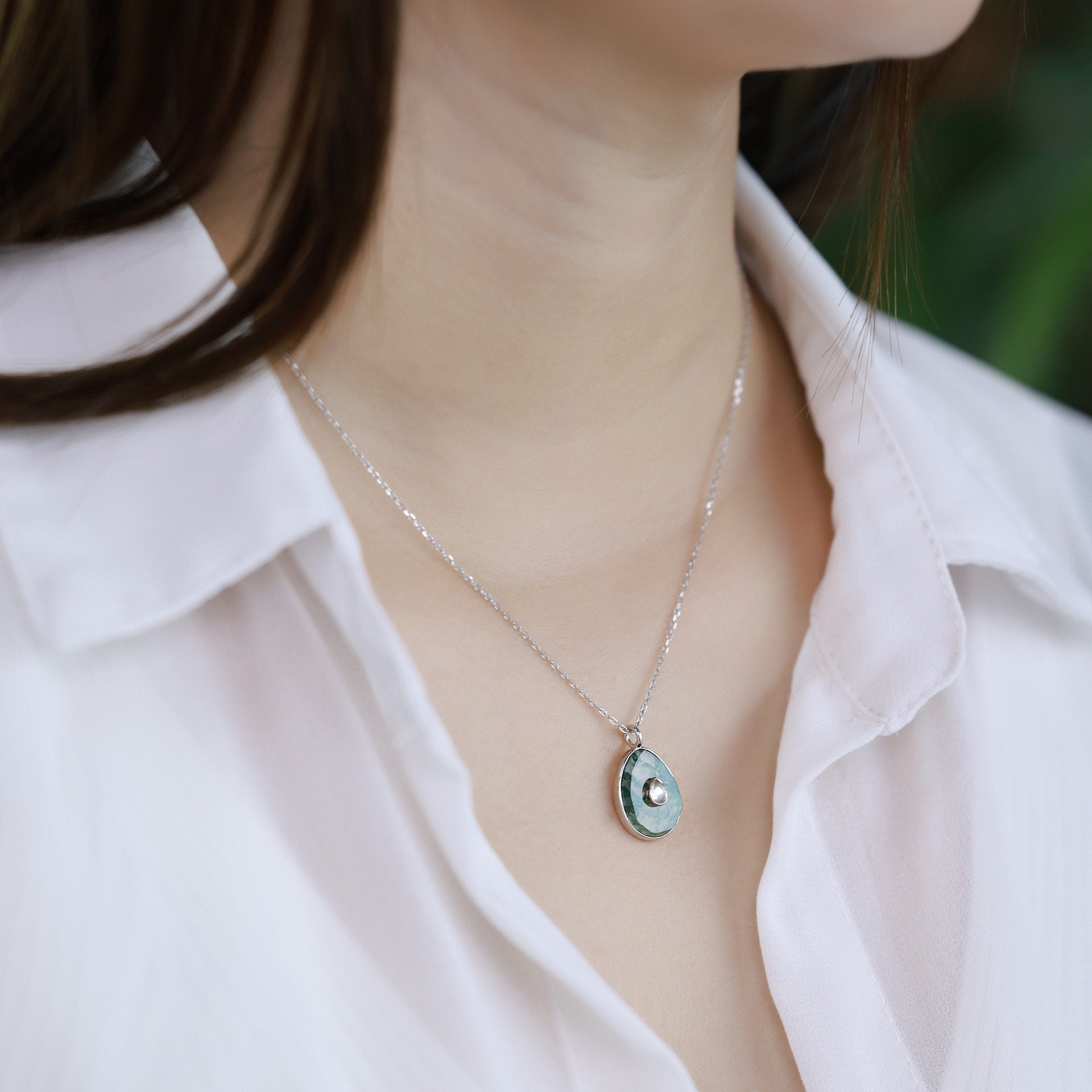 Women's Oval Moss Agate Clavicle Necklace