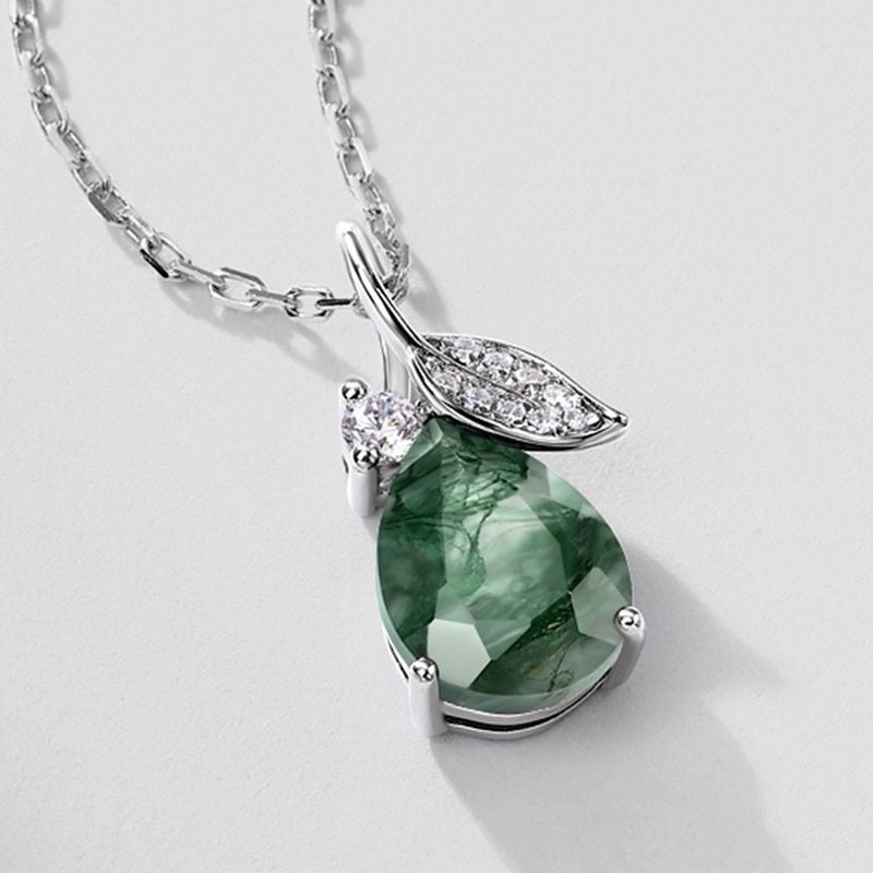 Minimalist and Light Luxury Teardrop Moss Agate Pendant Necklace