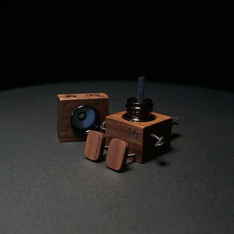 Custom Number Walnut Wood Robot Car Diffuser – Personalized Lucky Number Dashboard Ornament