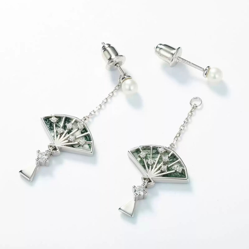 Ancient Style Small Fan Moss Agate Earrings — front setting detail 3