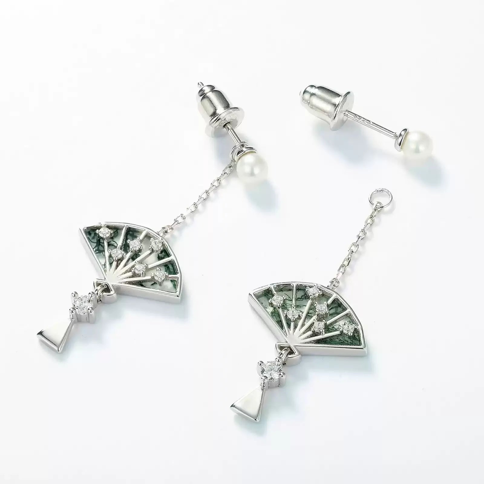 Ancient Style Small Fan Moss Agate Earrings — front setting detail 3