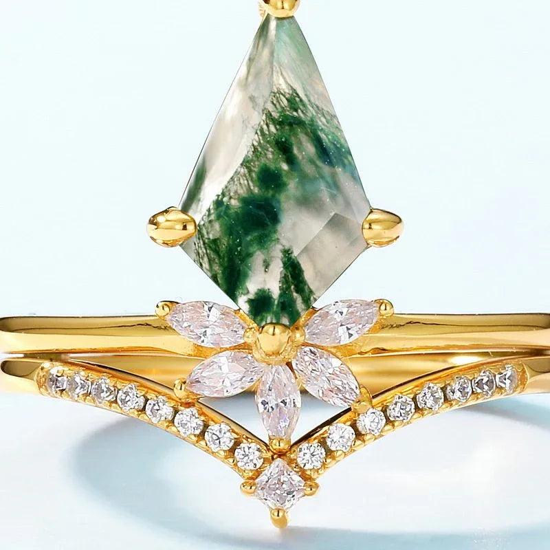 Crown Kite-Shaped Moss Agate Ring — front setting detail 3