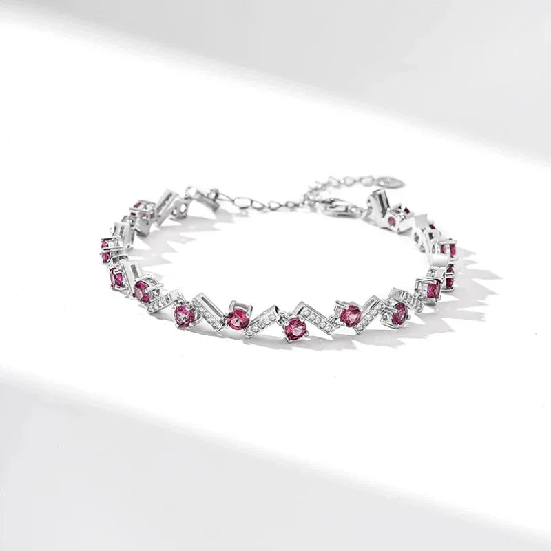 Garnet Leaf-Link Tennis Bracelet clasp and chain detail view