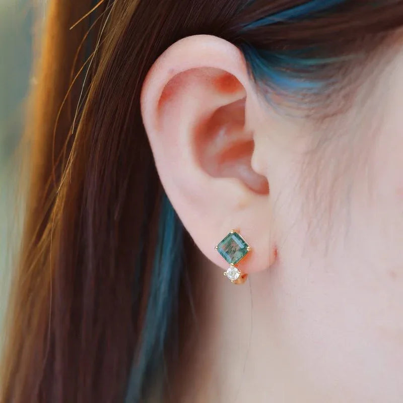 Moss Agate Geometric Fashion Earrings Unisex — hand-worn scale view 2