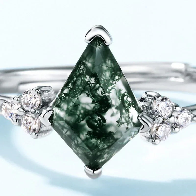 Moss Agate Geometric Fashion Ring Unisex — side profile and band detail 4