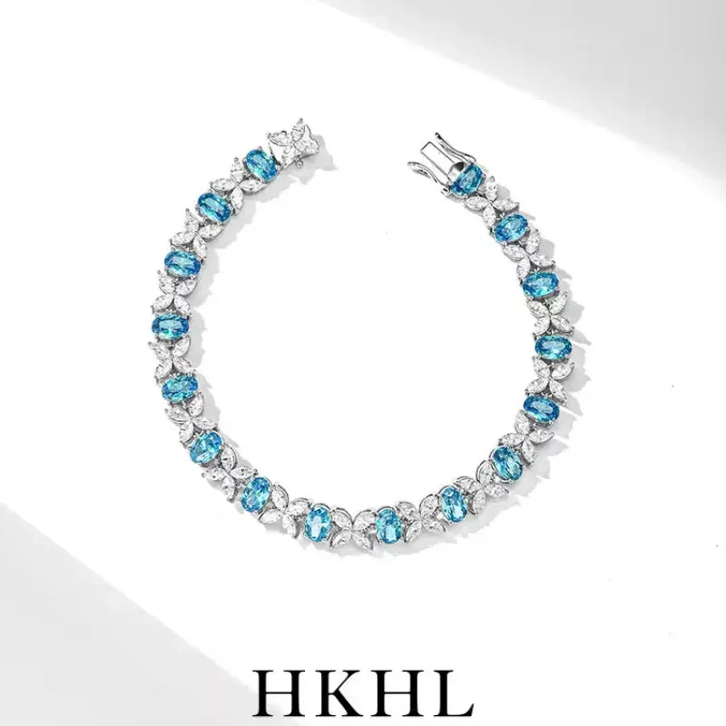 Oval Aquamarine Butterfly-Link Bracelet clasp and link detail