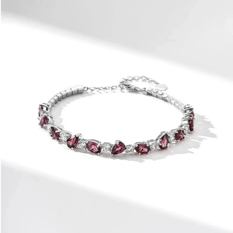 Pear-Cut Garnet Tennis Bracelet clasp and chain detail view