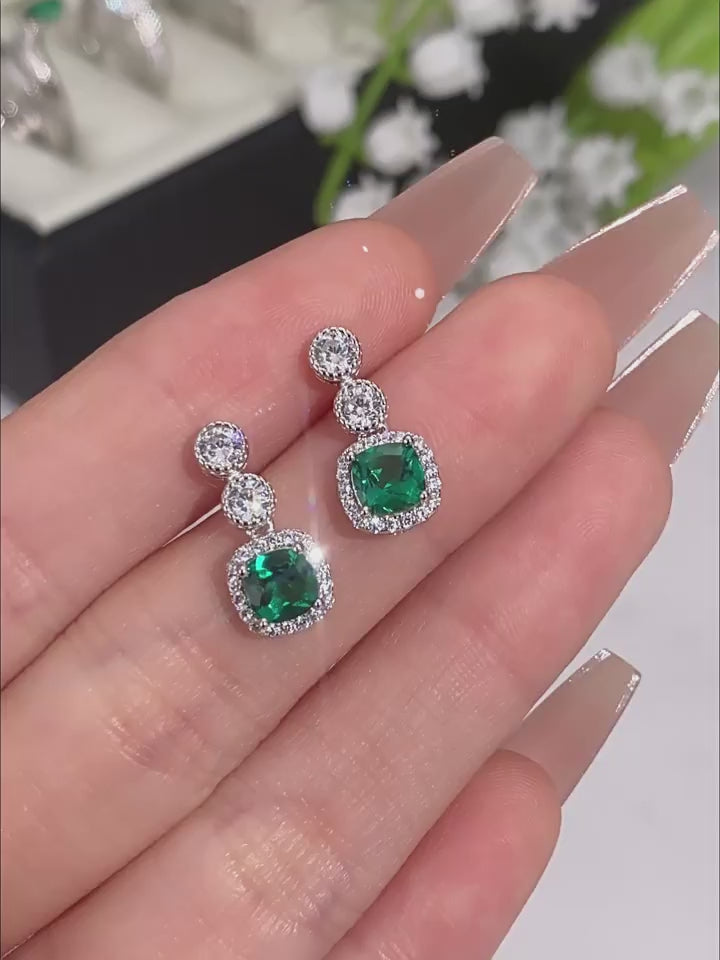 Vintage Emerald Ear-Care Stud Earrings S925 Silver Women's Style