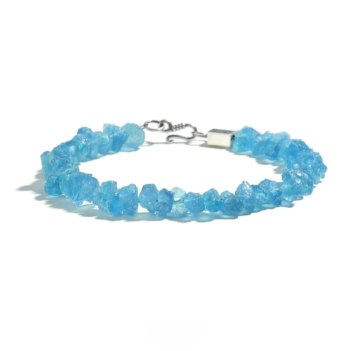Raw Aquamarine Chip Bead Bracelet clasp and link detail