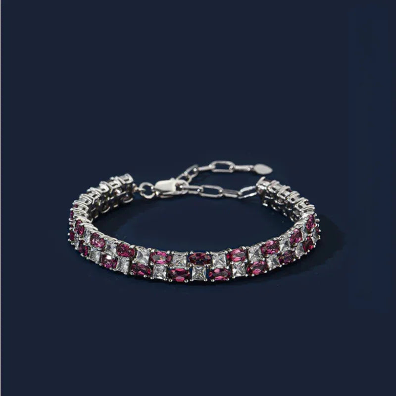 Round Garnet Tennis Bracelet clasp and chain detail view